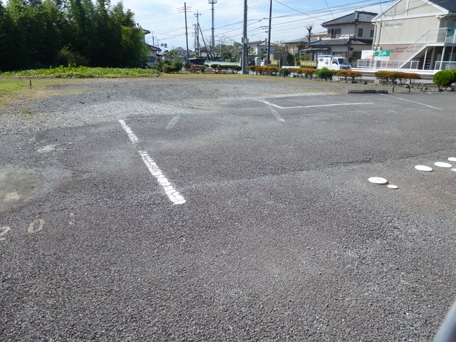 【シティガーデン中山の駐車場】