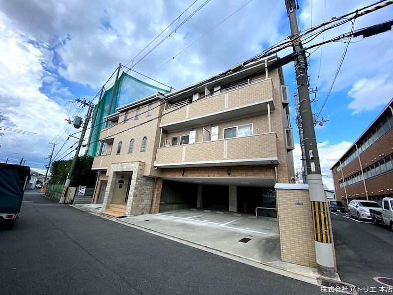 ロイヤルオークの建物外観