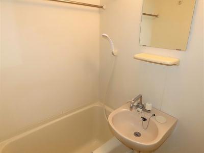 収納　ベッド下、階段下は大容量収納！