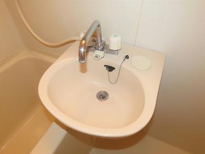 居室・リビング　ベッド上からのアングルです