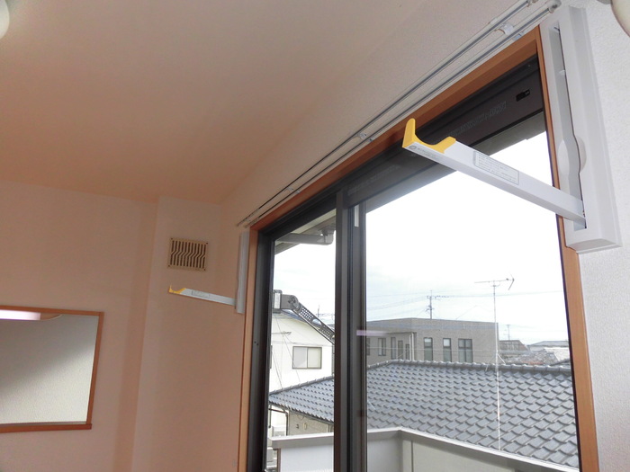 その他設備　202 室内物干し竿受け