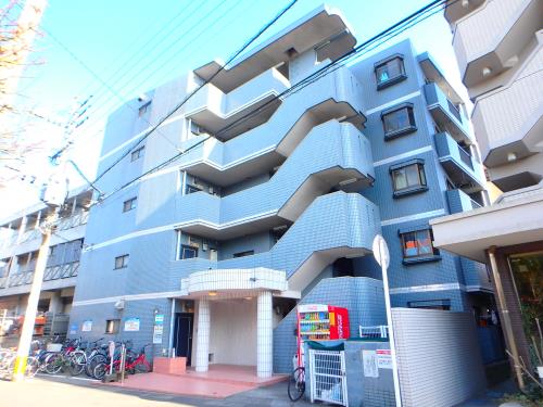 鹿児島市下荒田のマンションの建物外観