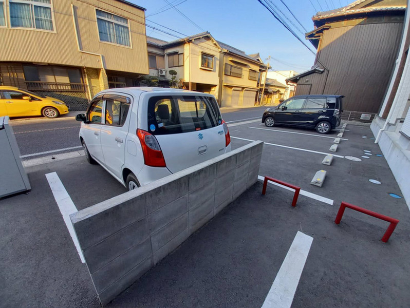 【Amelie大塩駅前の駐車場】