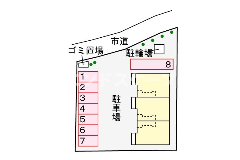 【安中市原市のアパートの駐車場】