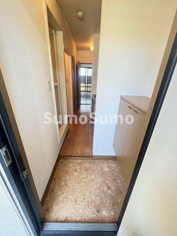 玄関　収納もある玄関です