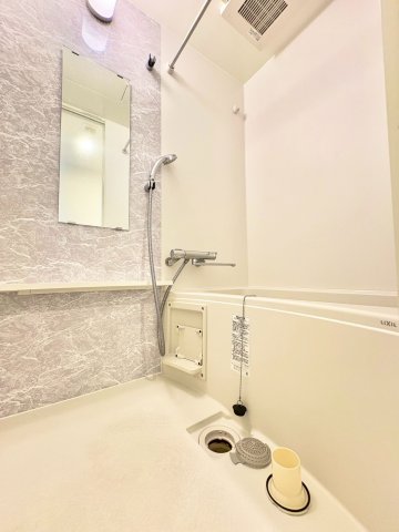 バス・シャワールーム　お風呂で日々の疲れを落としましょう