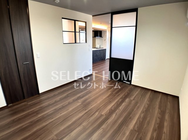 その他部屋・スペース　開放的な寝室です 同型タイプ