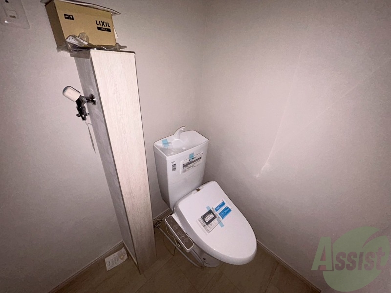 トイレ　温水洗浄便座でトイレも快適に過ごせます。