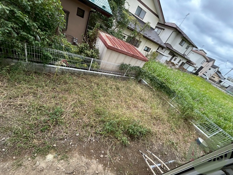 バルコニー　窓から見た眺望のお写真となっております。