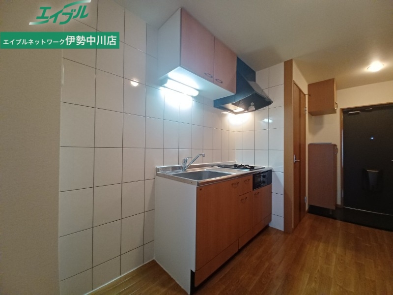 キッチン　反転タイプ参考写真