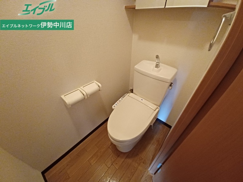 トイレ　反転タイプ参考写真