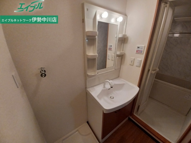 洗面設備　反転タイプ参考写真