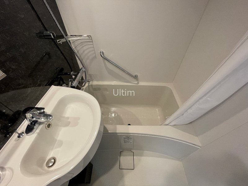 洗面設備　違うお部屋（同じ間取り）の写真です