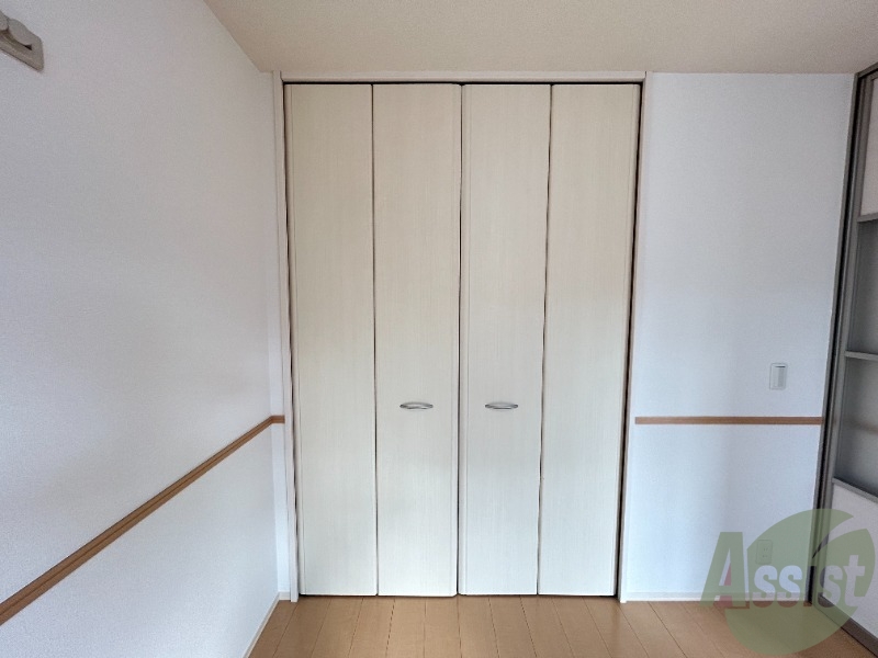 収納　収納スペースはこちらをご利用下さい。中の様子が気になります。