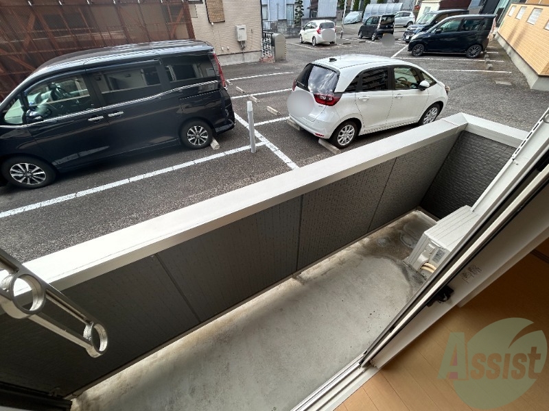 バルコニー　バルコニーはこちらです。洗濯物が干せますね。