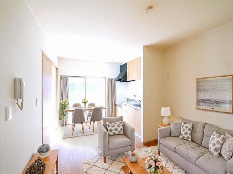 居室・リビング　CGで家具等を配置したもので家具等は含まれません