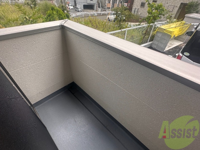 バルコニー　こちらのバルコニーで洗濯物干しもバッチリです。