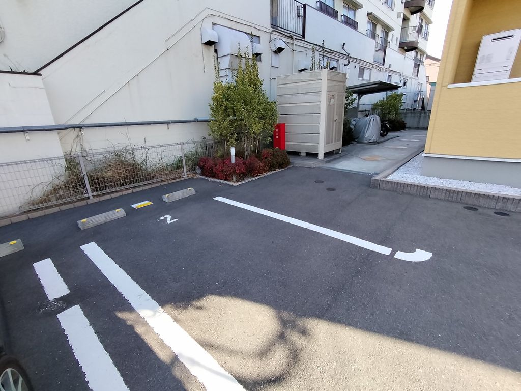 駐車場　駐車場