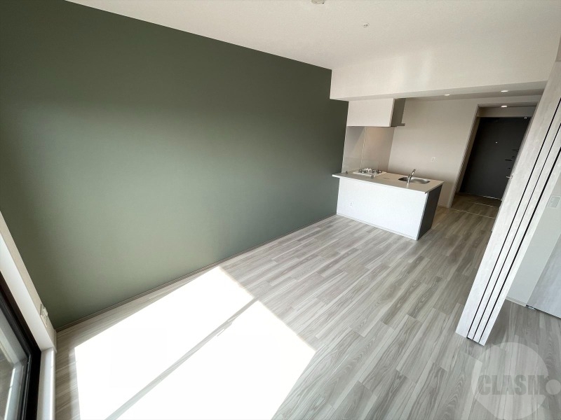 居室・リビング　落ち着いた色合いのリビングダイニングキッチン