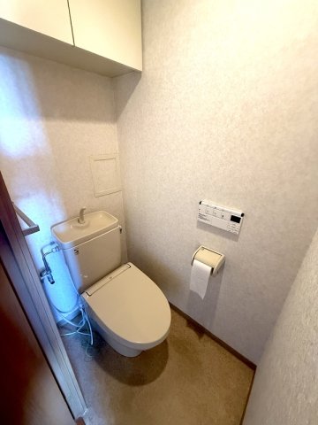 トイレ　嬉しい温水洗浄便座♪