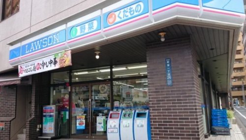 コンビニ　ローソン 新宿一丁目店（コンビニ）まで92m