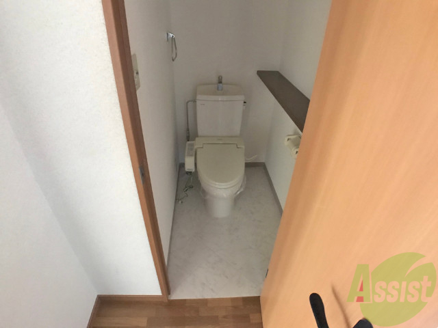 トイレ　ウォシュレット付きのトイレです。シャワートイレは日本の宝。