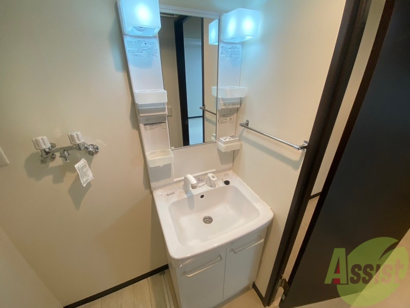 洗面設備　洗面台は独立していて使いやすそうですね。