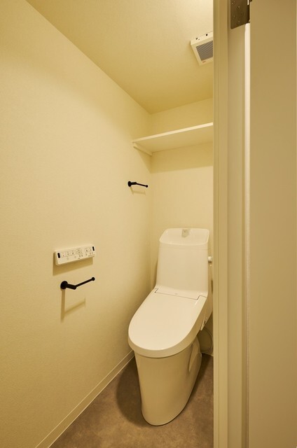 トイレ　※写真は同タイプ住戸です。