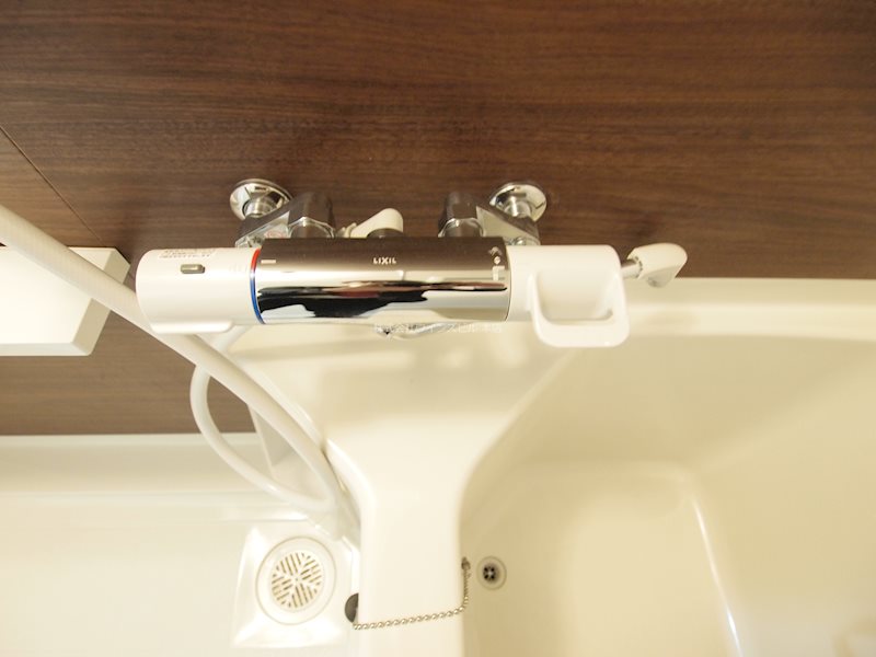 その他　シングルレバーで温度調節が楽です。