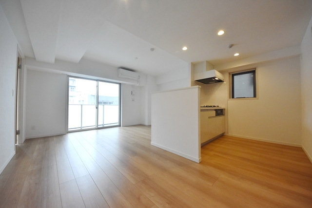 居室・リビング　※別部屋の参考写真です。