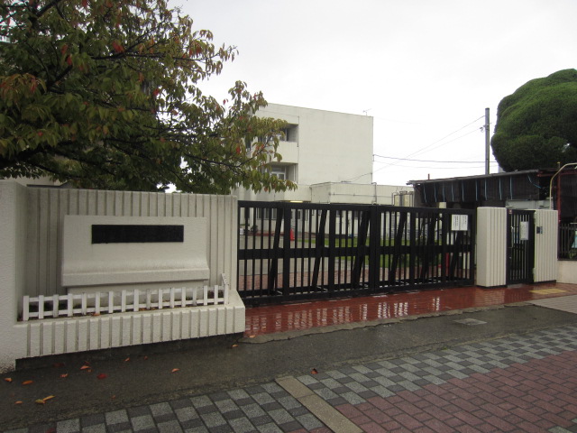 小学校　東忠岡小学校（小学校）まで1210m