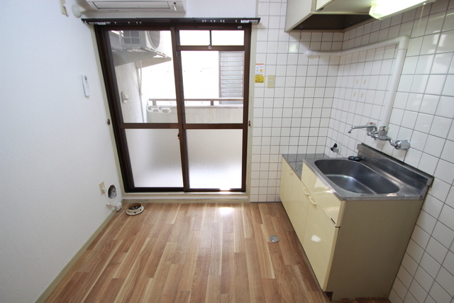 居室・リビング　別号室の写真