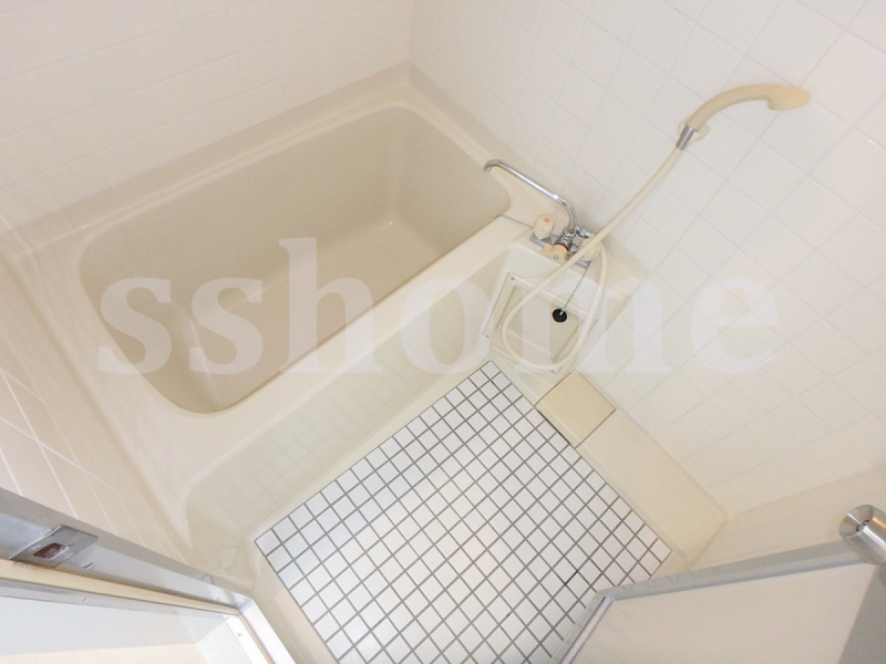 バス・シャワールーム　一体型の浴槽でお掃除楽々