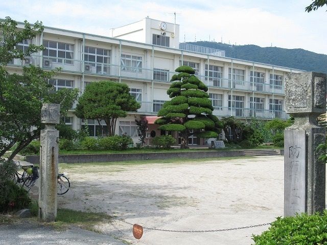 小学校　防府市立牟礼小学校（小学校）まで130m