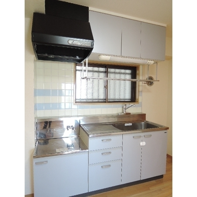 キッチン　※同タイプ別部屋の写真になります