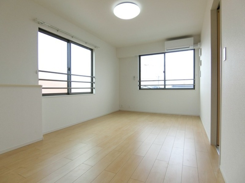 居室・リビング　図面と現状に相違がある場合には現状を優先