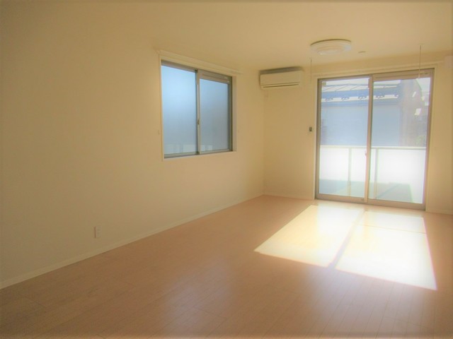 居室・リビング　※室内写真は別号室の写真です。