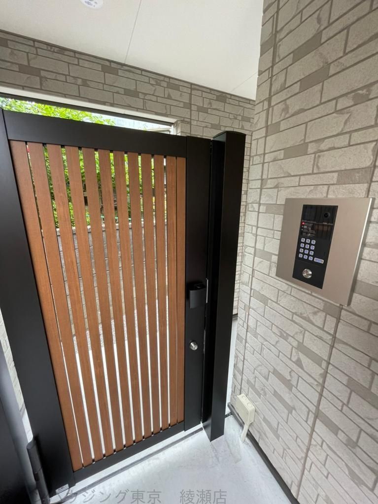 エントランス　※別号室参考写真