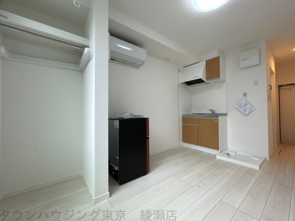 居室・リビング　※別号室参考写真