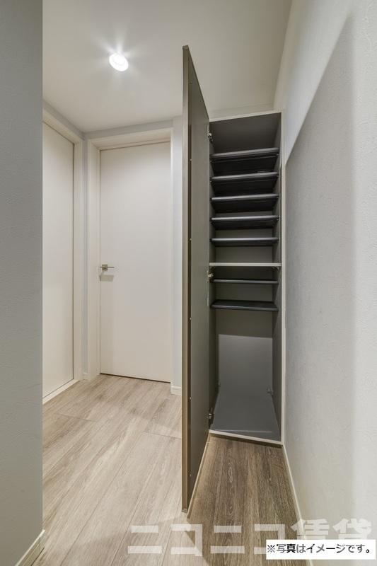 玄関　別号室イメージの為、現状を優先致します。