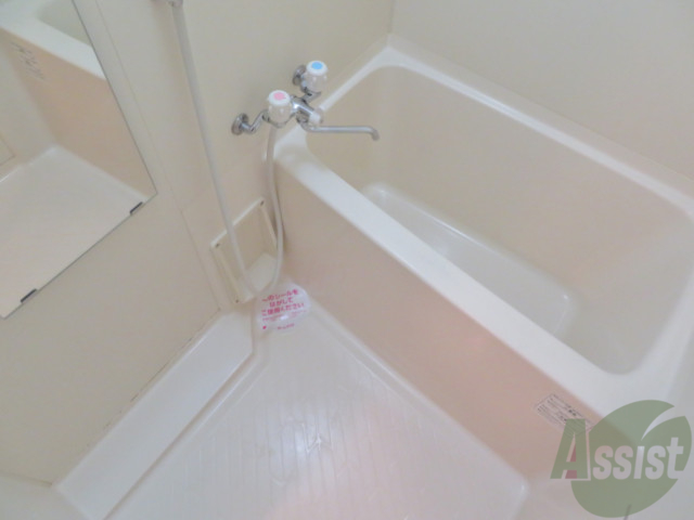 バス・シャワールーム　バスルームはこちらです。一日の疲れをここで癒して下さい。