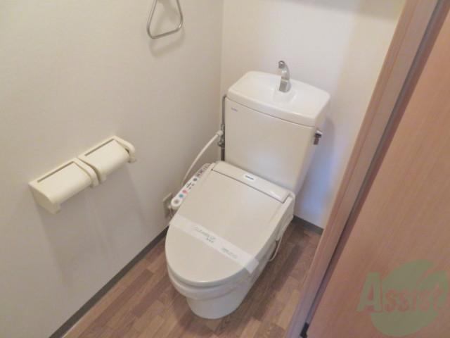 トイレ　トイレは、嬉しいウォシュレット付きです。