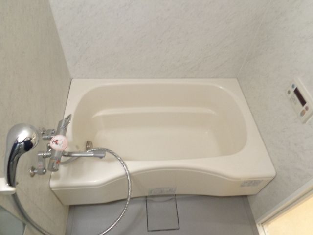 バス・シャワールーム　バスルーム