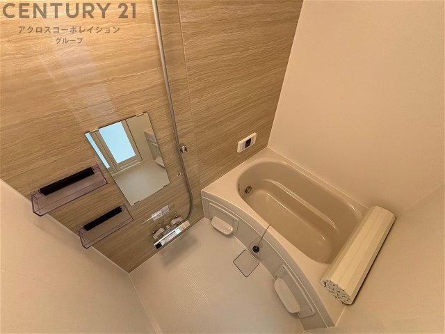 バス・シャワールーム　シャンプーなど置ける棚あります！