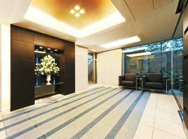 ロビー　駅から徒歩７分