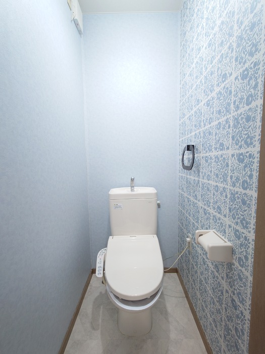 トイレ　温水洗浄暖房便座