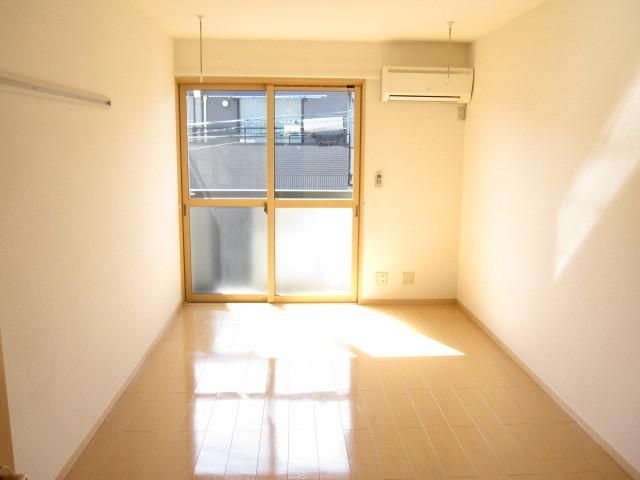 居室・リビング　★最上階・角部屋２面採光で日当たり良好です★