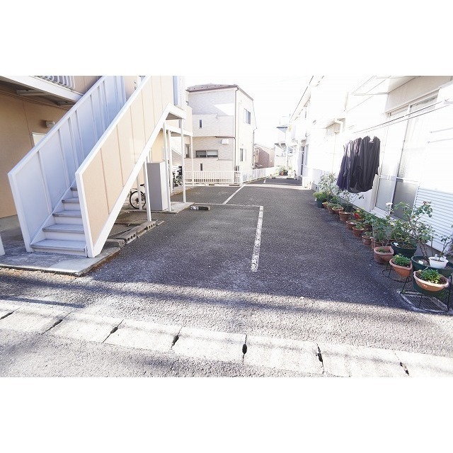 駐車場　敷地内駐車場あり　※要空き確認