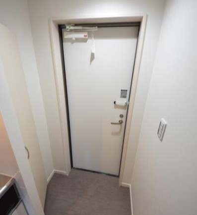 玄関　※別部屋参考写真