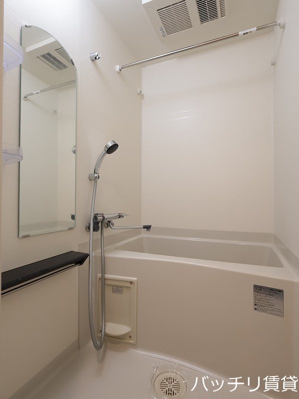 バス・シャワールーム　画像は、同型タイプの為、現状を優先いたします。